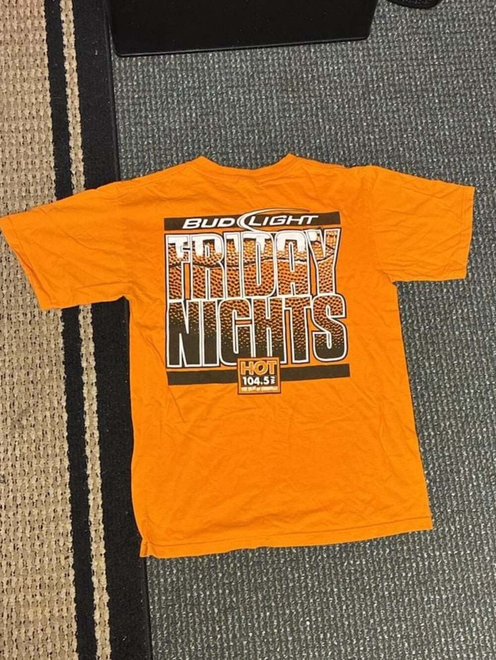 Vintage Anvil Bud Light Hot 104.5 FM Friday Nights Orange T-Shirt Medium